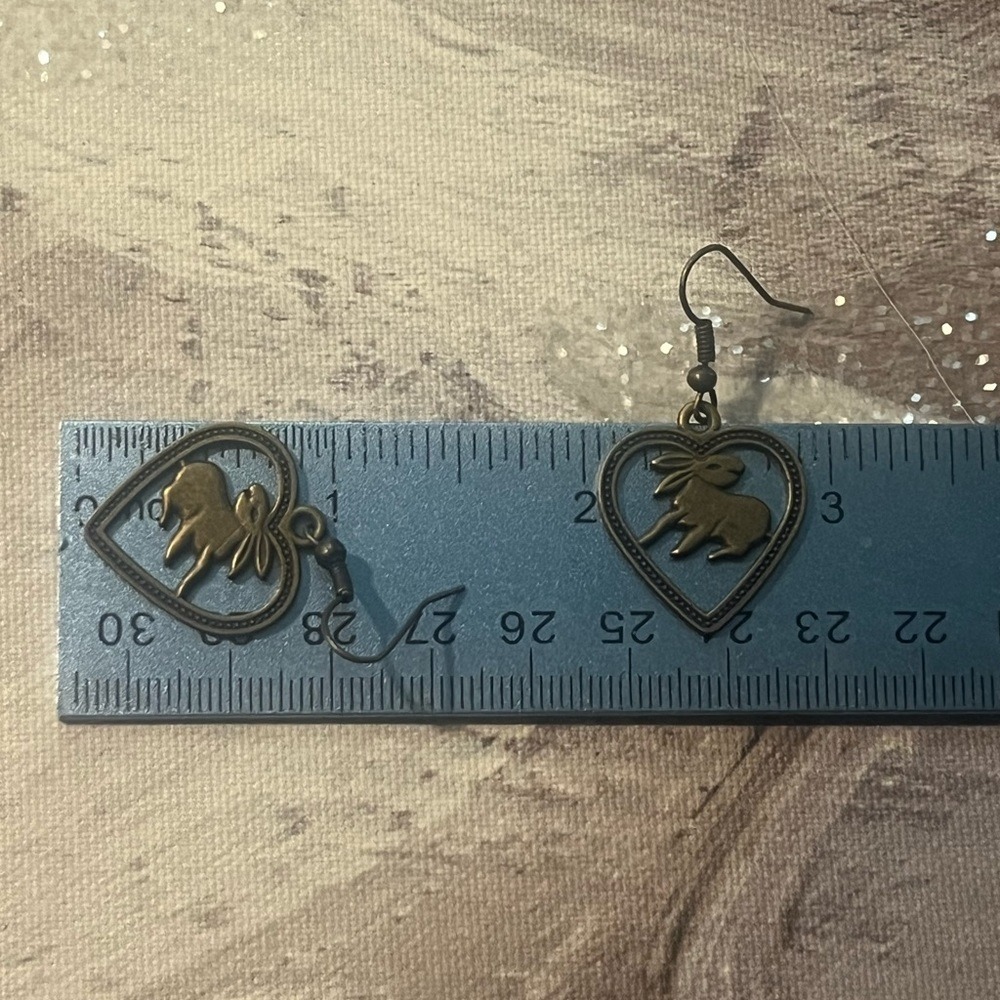 Year Of The Rabbit Chinese Zodiac Boho Rustic Bronze Heart Western Earrings -New - Picture 5 of 5
